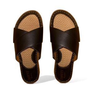 Born Hana Original crossover slide sandal in black leather. Size 7/38